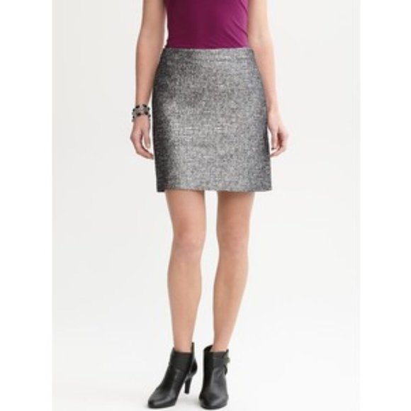 Banana Republic mini skirt - Picture 2 of 13
